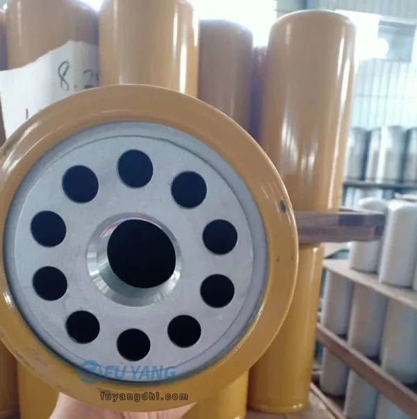 1r-0755 1r0755 High-Quality Excavator Engine Parts Fuel Filter 1r-0755 1r0755 P551316 95685 V013569 Stcx020 F498 016641061 FF551316 2110145$6.18-$6.80/PC1 Pi - 图片 4