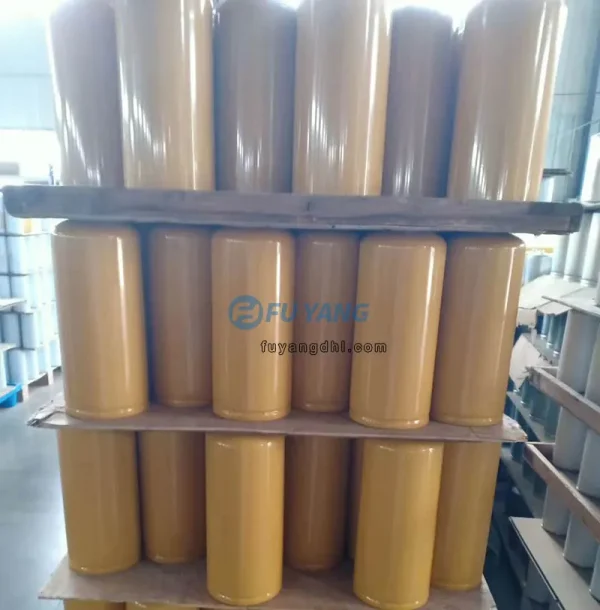 1r-0755 1r0755 High-Quality Excavator Engine Parts Fuel Filter 1r-0755 1r0755 P551316 95685 V013569 Stcx020 F498 016641061 FF551316 2110145$6.18-$6.80/PC1 Pi - 图片 5